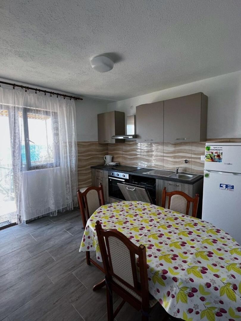 Apartment Dalibor Lukovo Šugarje 外观 照片