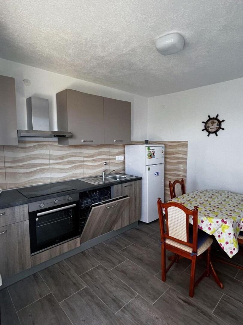 Apartment Dalibor Lukovo Šugarje 外观 照片